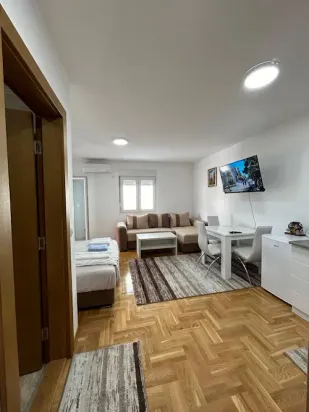 Apartman Apartmani Central 8.0