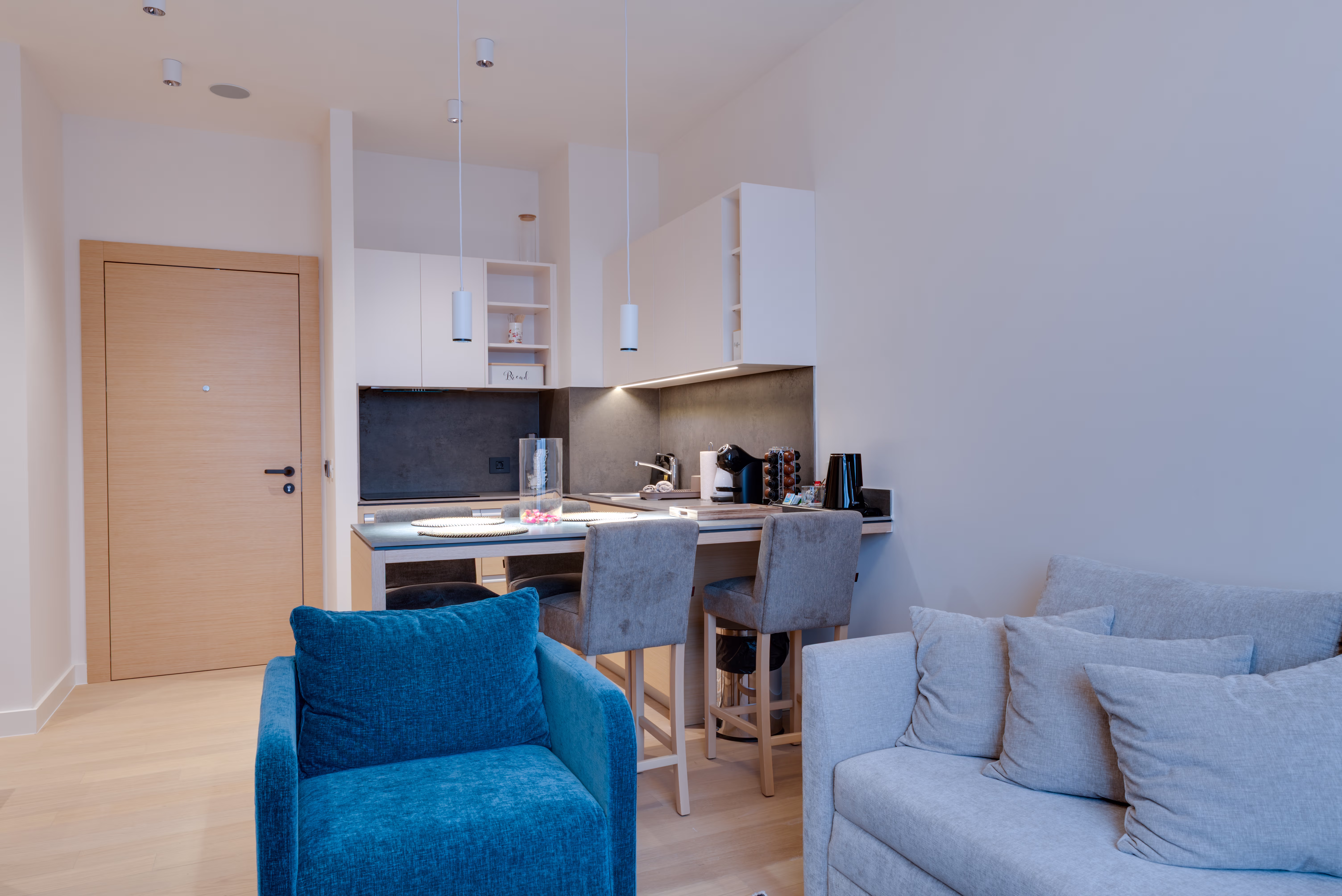 Classic One Bedroom Apartment with King Bed
