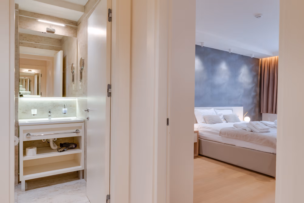 Deluxe Two Bedroom Apartment with Terrace